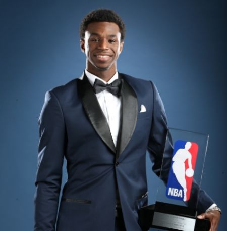 居功至伟，穆斯卡特带海港两年赢得三座奖杯（功勋卓著，穆斯卡特执教海港两年夺三冠）