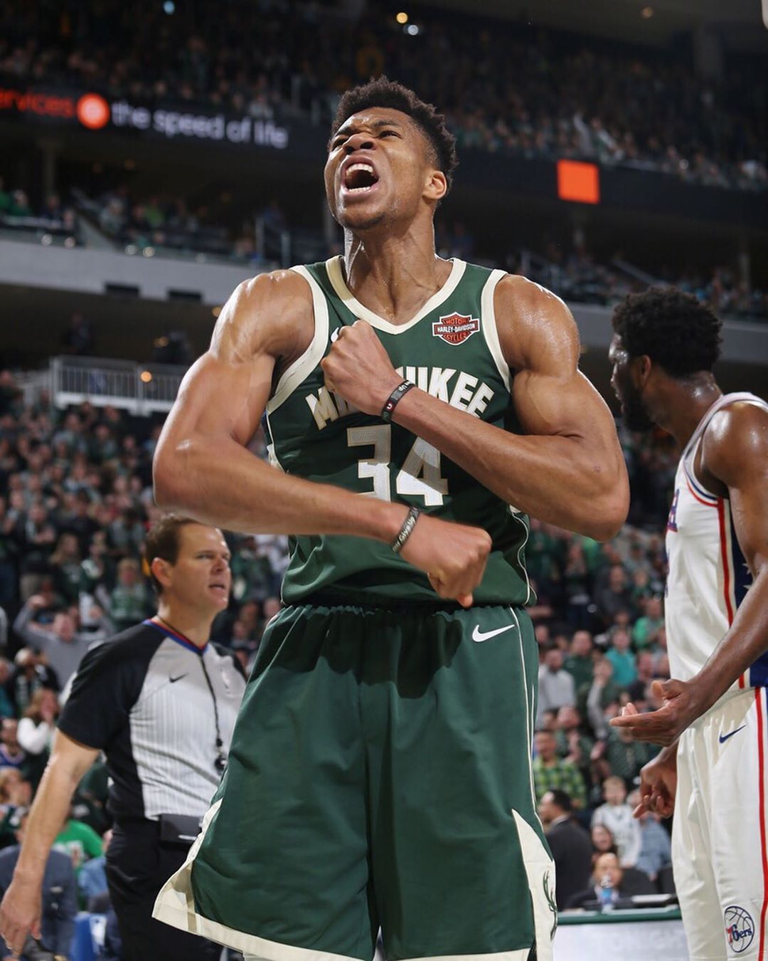 穆帅：当年我给了麦克托米奈生涯首秀，今天他给我他的球衣（穆里尼奥：我曾让麦克托米奈完成首秀，如今他把球衣送给了我）