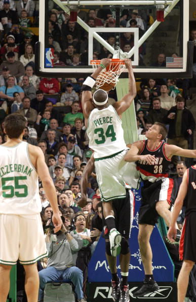 记者：汪士钦这张红牌就是多年来中国足球陋习的真实写照（记者：汪士钦这张红牌是中国足球多年陋习的缩影）