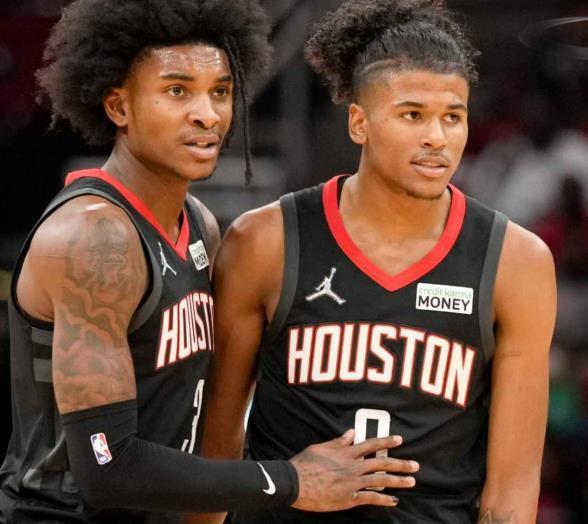 图片报：虽然脚踝疼痛感依然强烈，但基米希想带伤出战阿森纳（图片报：脚踝伤痛未愈，基米希欲带伤出战阿森纳）