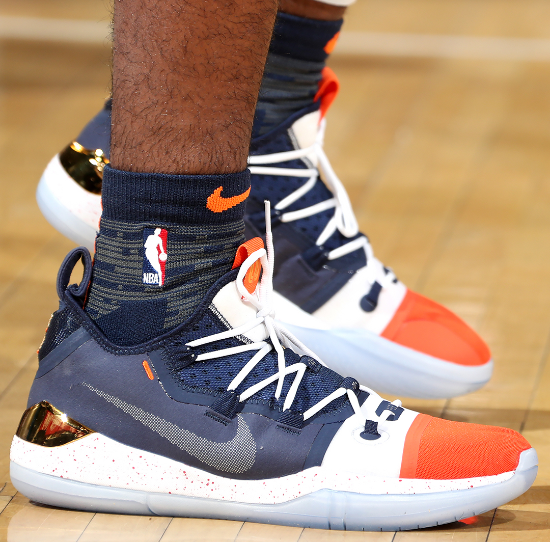 TA：奥赖利首秀表现得游刃有余；安德森很好地控制了比赛节奏（TA：奥赖利处子战驾轻就熟，安德森牢牢掌控比赛节奏）