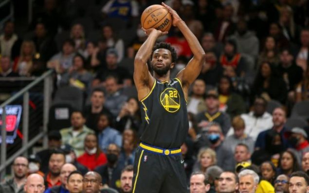 此前6场30+！爱德华兹今日半场仅出手5次贡献6分3失误（连6场30+后，爱德华兹今半场仅5次出手拿6分并有3失误）