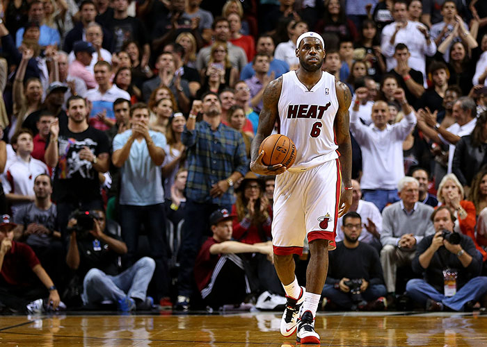 扑救成功率高达91.7%，侯森当选中超11月最佳守门员（91.7%扑救成功率加持，侯森荣膺中超11月最佳门将）